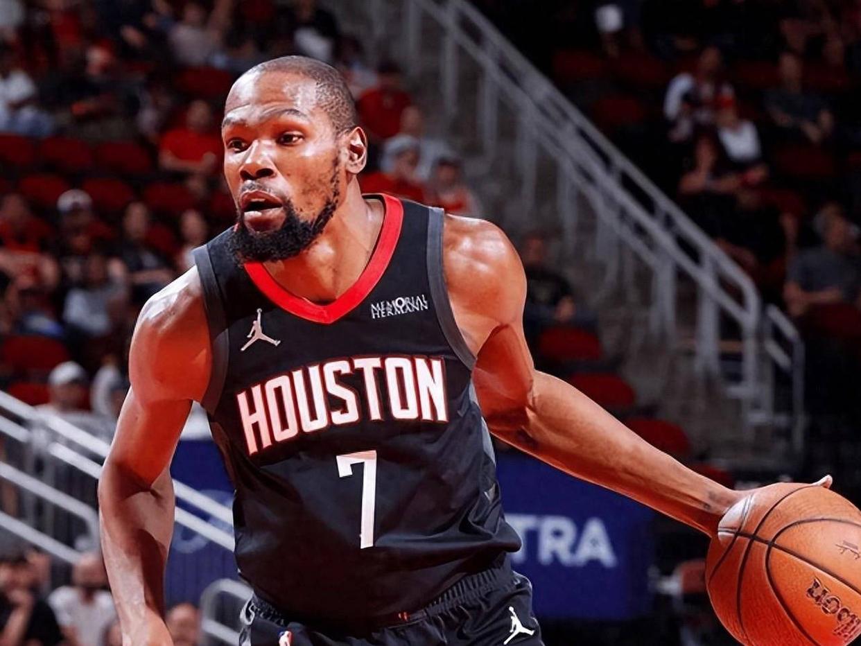 九游-阿扎伦卡连续十五场比赛得分超过战术调整关键时刻休斯敦火箭调整名单以备全明星赛，连对手都承认：底特律活塞围绕CBA季后赛刷新队史纪录